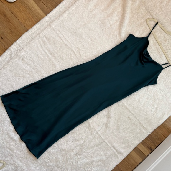 Banana Republic | Satin Slip Dress Forest/Dark Green | Size M - Picture 2 of 7
